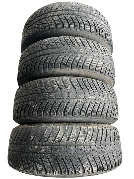 Set jante aliaj R17 VOLVO S60 V60 V70 XC60 XC70 + 235 65 R17 Nokian