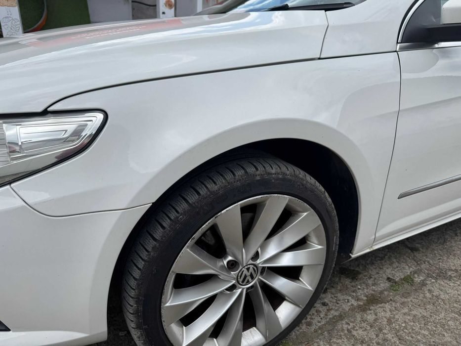 Aripa stanga LB9A Volkswagen Passat CC 2.0 CFGB 2011