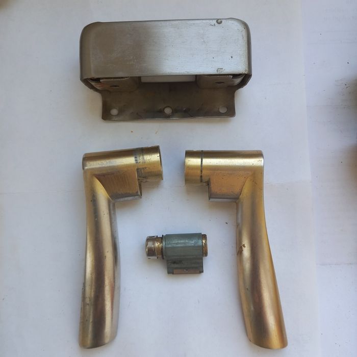 замки, петли,контроллер, ручки, крючки