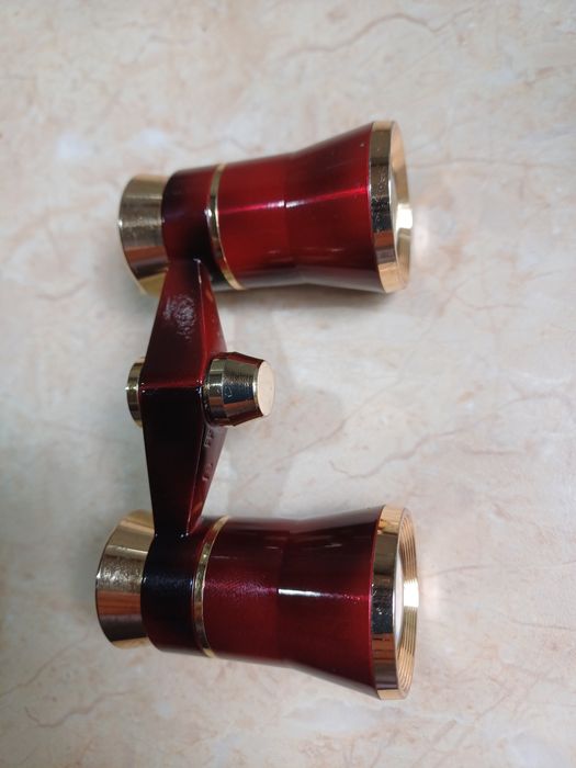 Binoclu teatru KONUS