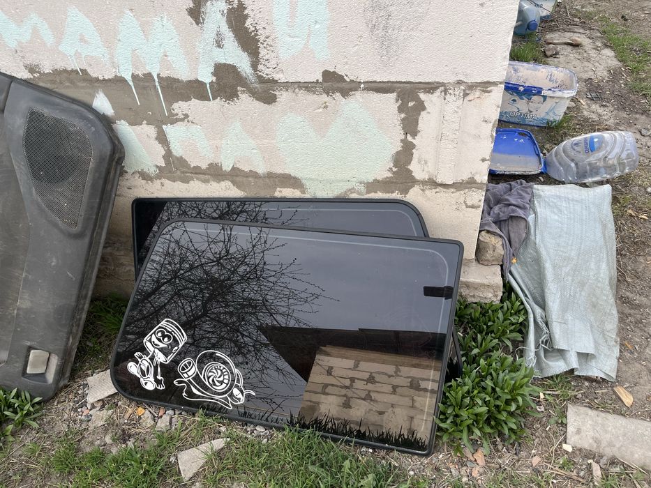 задние стекла pajero