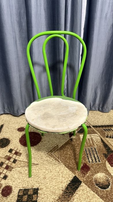 Кухонный стол с 6 стульями