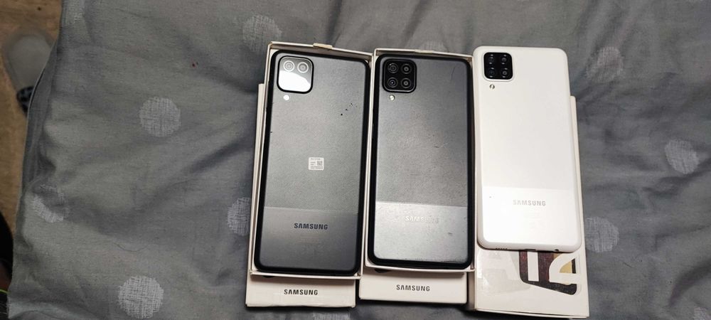 Продавам Samsung Galaxy A12 4GB RAM / 64GB ROM