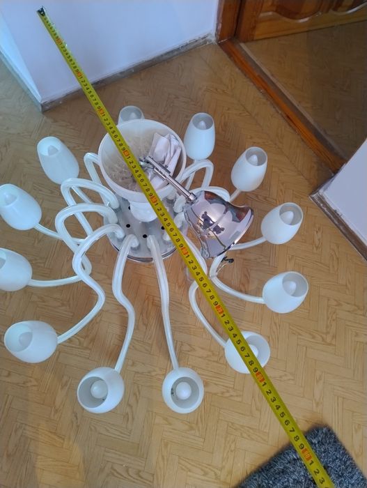 Люстра стильная белая