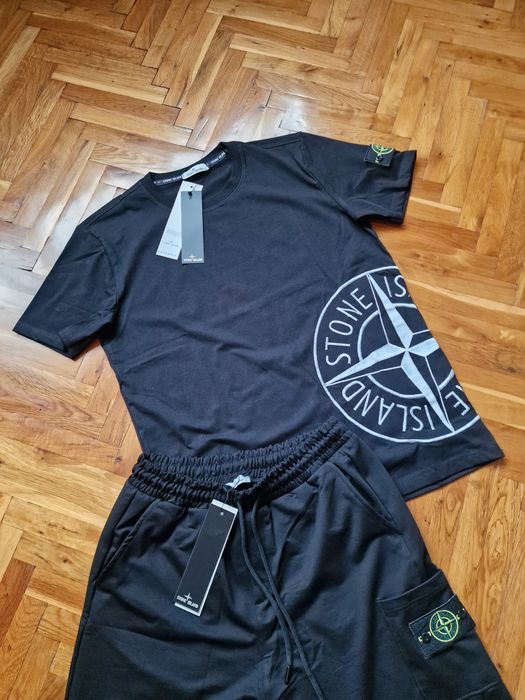 Страхотен мъжки екип къси панталони и тениска  размер S M