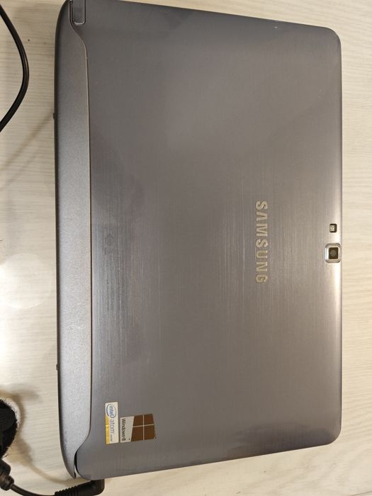 Ноутбук-планшет Samsung XE500T1C