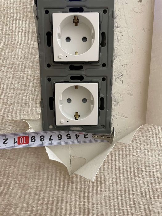 WiFi ключ и двоен контакт стъкло