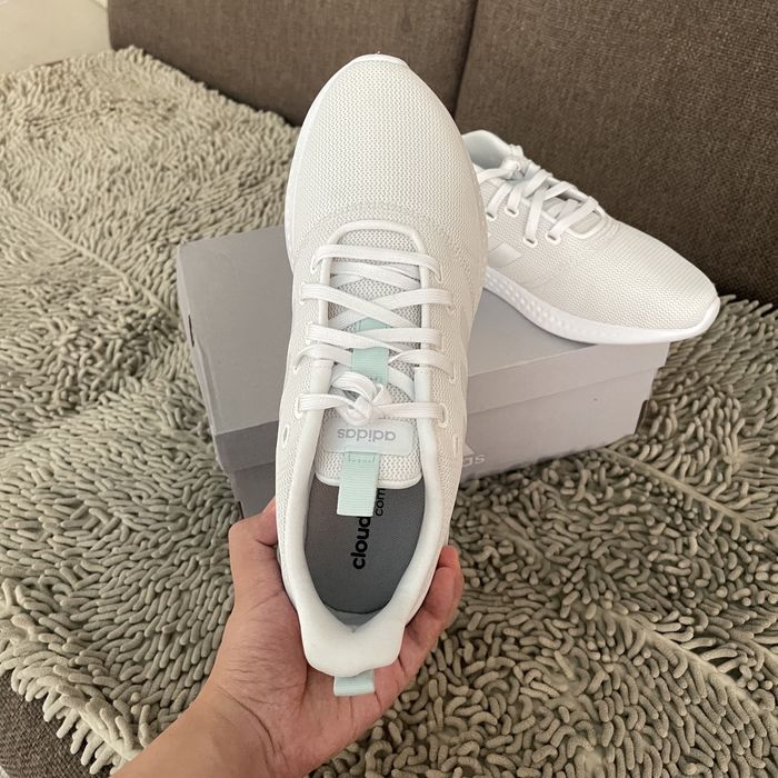 Новые Adidas кроссовки