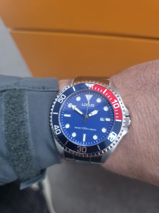 Ceas Lorus by Seiko – Pepsi Diver