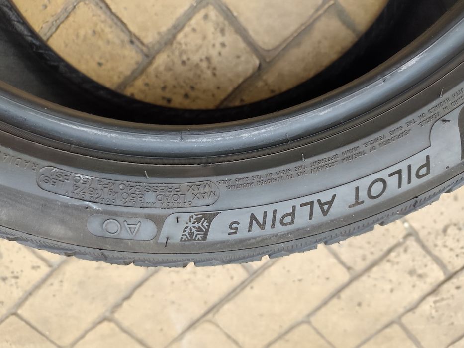 Зимни гуми Michelin 245/45/19 Pilot Alpine 5 2454519