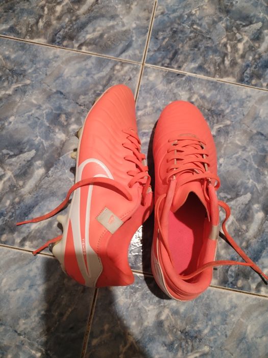 Бутонки-Найк tiempo