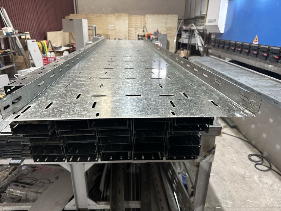 Лоток кабелное, перфорированный и не перфорированный лотки