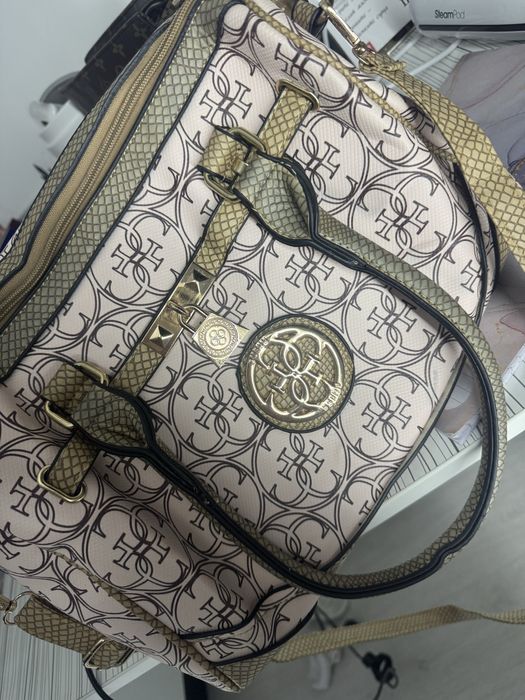 Дамска чанта guess
