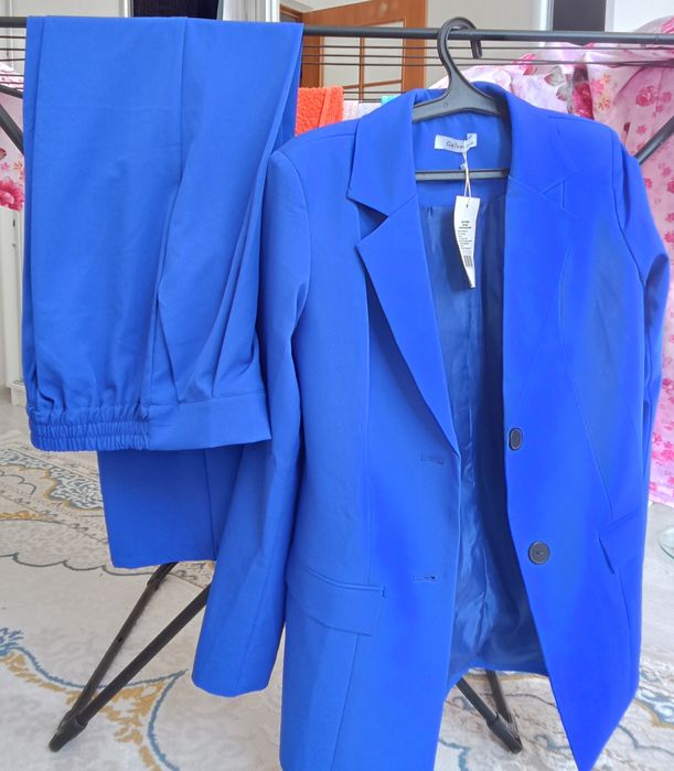 Брючной костюм, женский