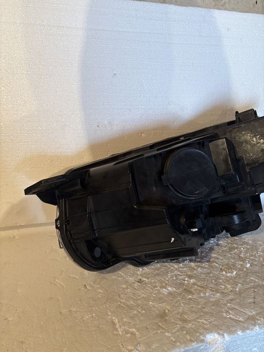 Фар Peugeot Rigther 18-