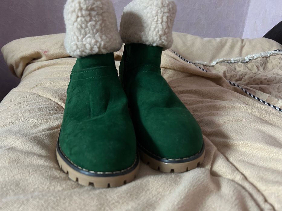 Ботинки  зелёные новые