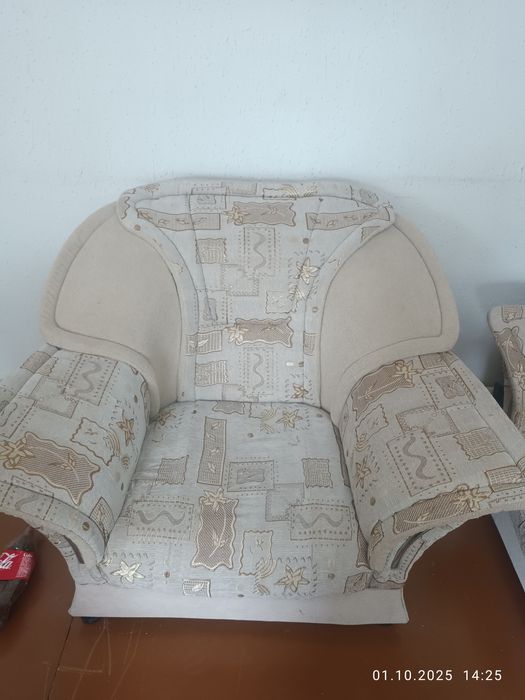 2 ta kreslo, 1 ta devan