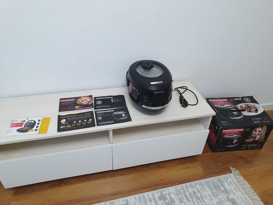Продам мультиварку Redmond