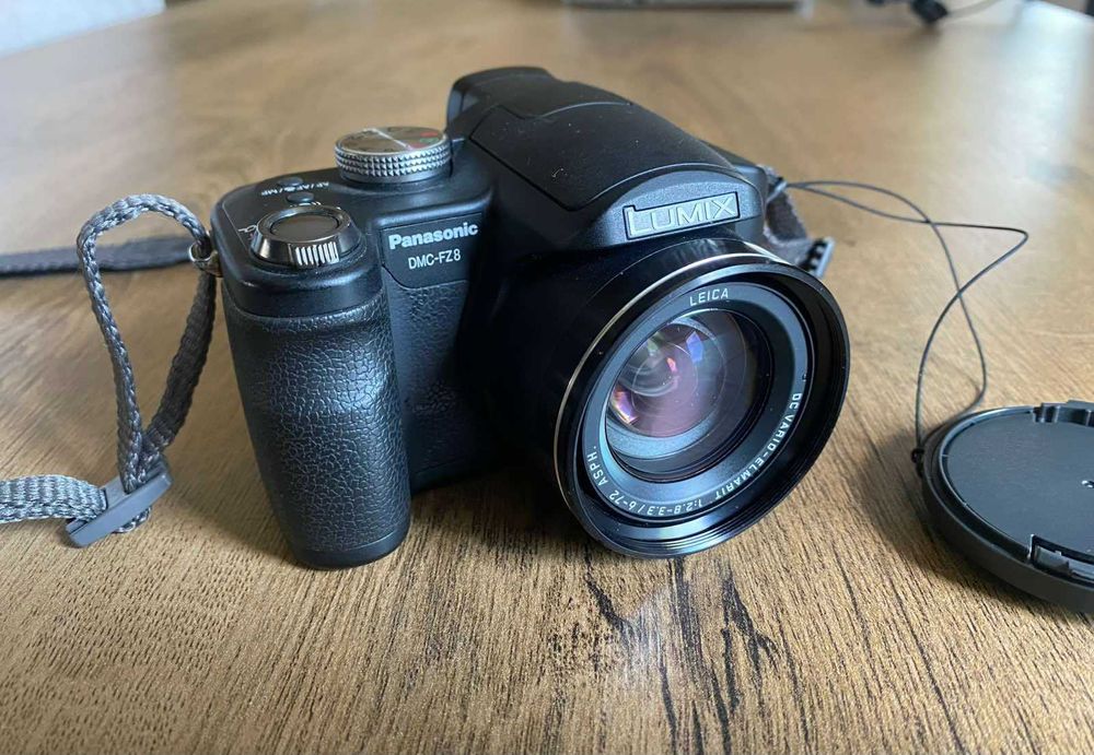 Фотоапарат Panasonic Lumix DMC-FZ8 - ПЪЛЕН КУТИЕН КОМПЛЕКТ