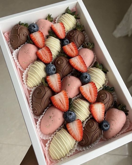 Клубника в шоколаде. Алматы.