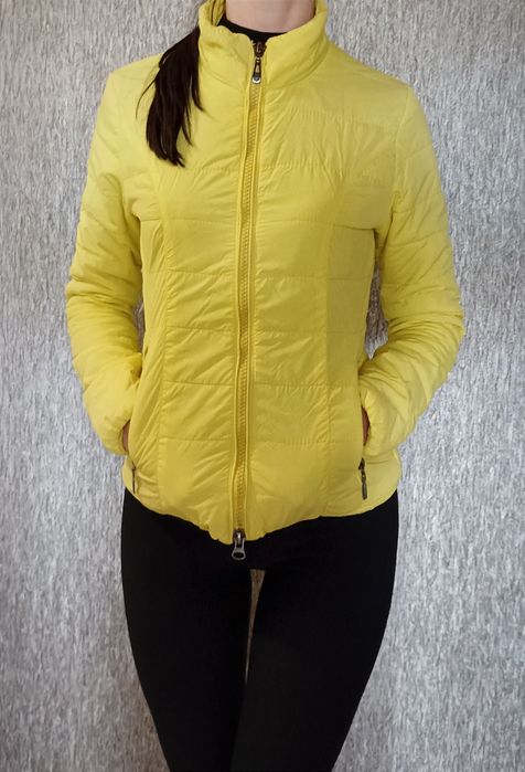 Продаю демисезонные куртки 42 размера