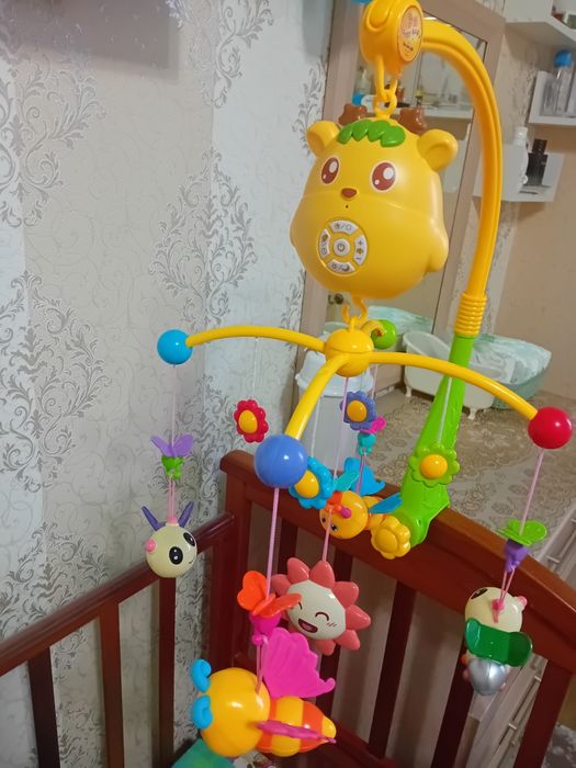 Продам мобиль в кроватку