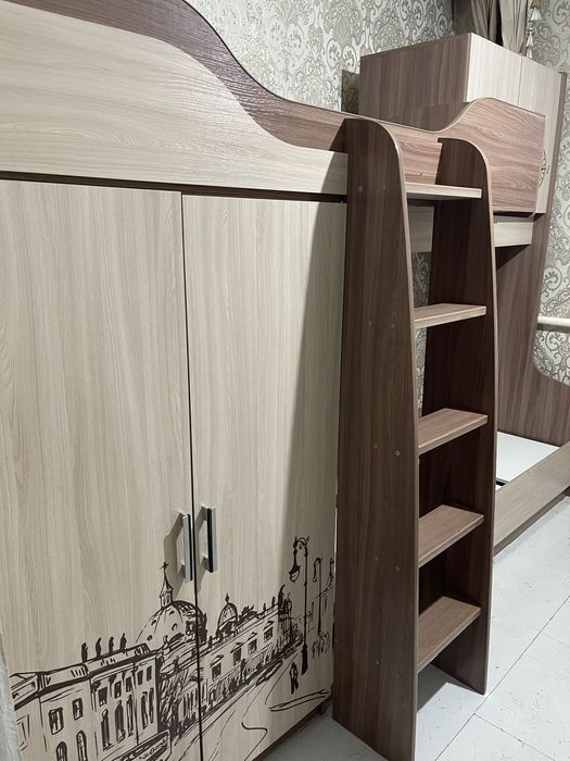 Двухъярусный диван