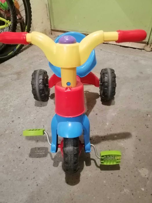 Детско пластмасово колелце.