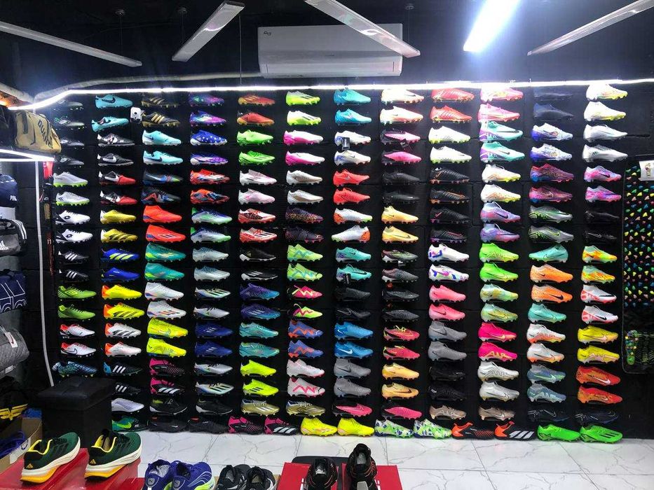 Бутсы и сороконожки для футбола Новый