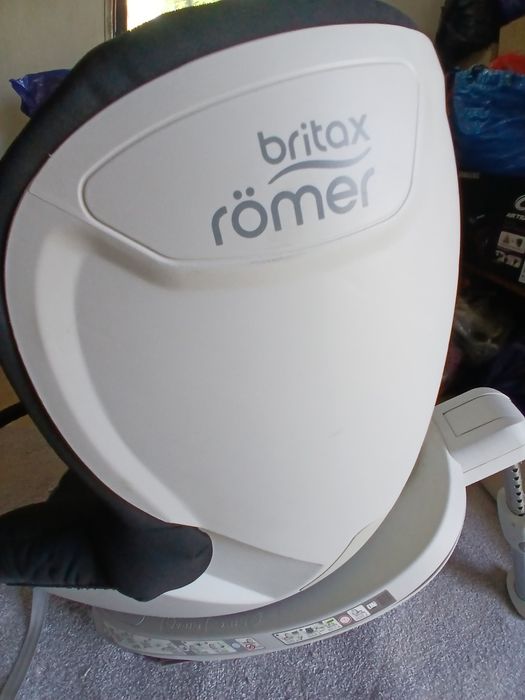 Scaun auto rotativ Britax Romer Dualfix 9-18 kg cu Isofix