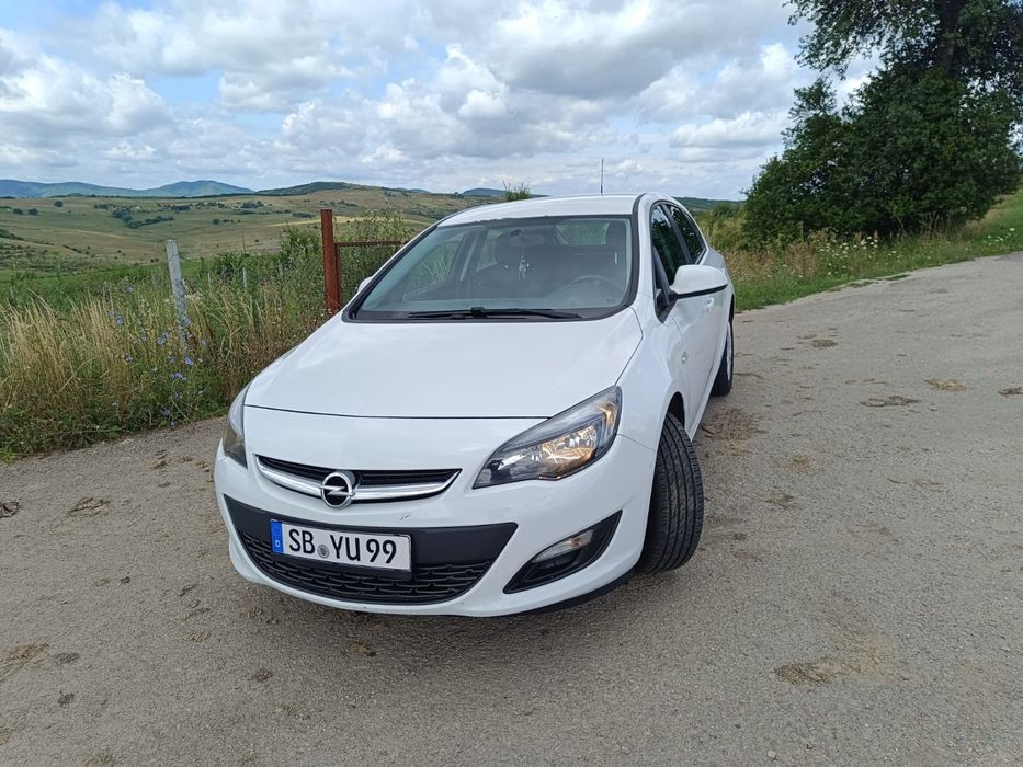 Opel astra J limousine