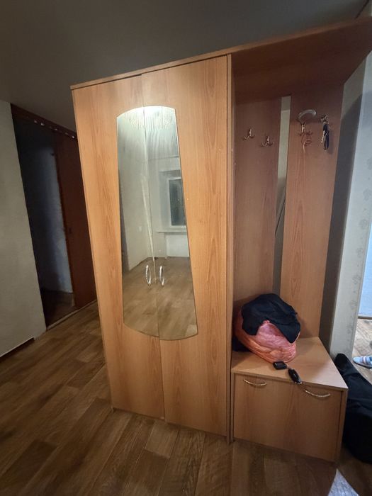 Продам шкаф в прихожую