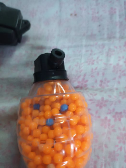 Pistol cu bile de jucarie