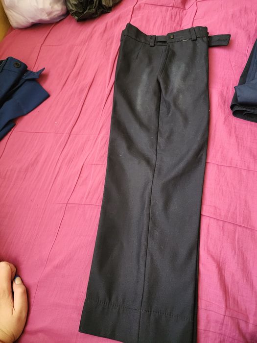 Продаются школьные брюки на мальчика 5-6-7 лет,смотря какой рост