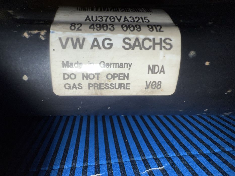 Преден ляв амортисьор за Audi A3 (8V, 8VK)