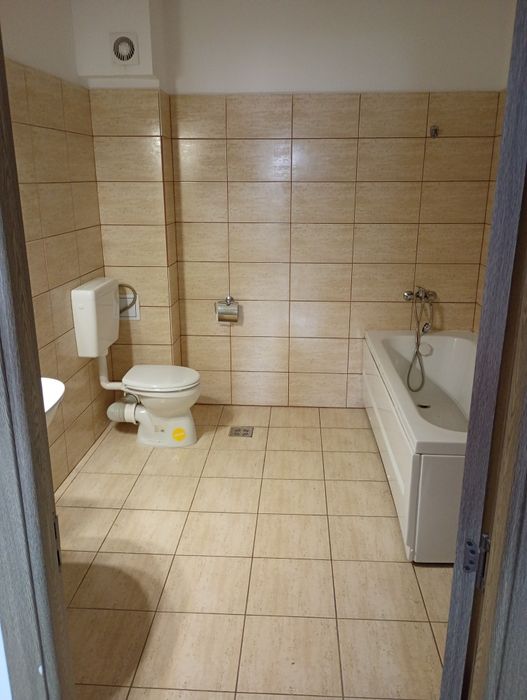 Apartament 3 camere închiriez