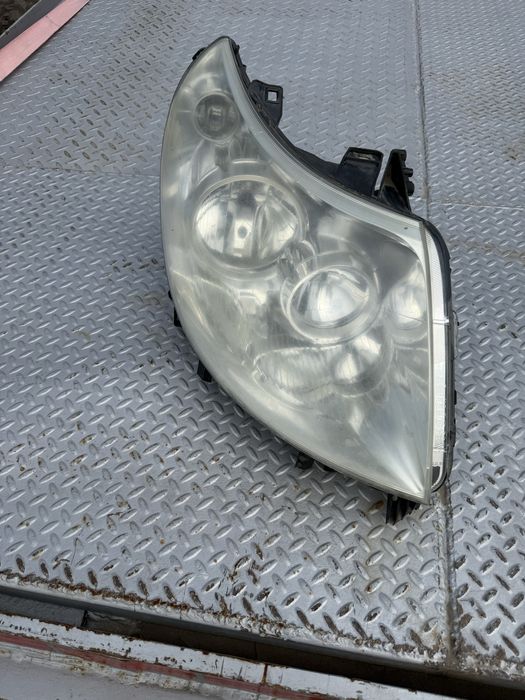 Десен фар за Пежо боксер 2007 г.8пина