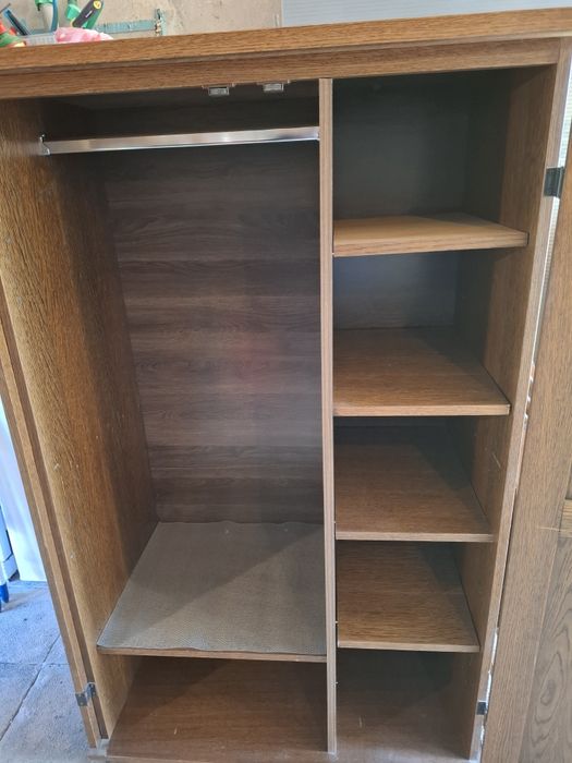 Единичен гардероб масив