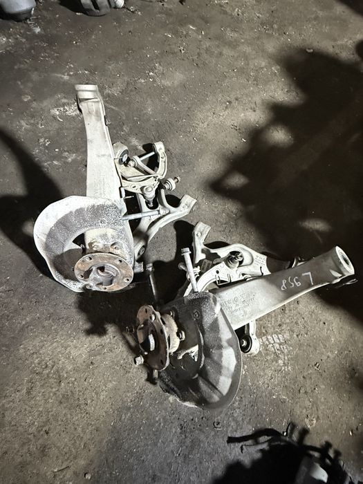 Шенкел ляв , десен ,  носач ляв ,десен  за Porsche Cayenne 958 A92 958