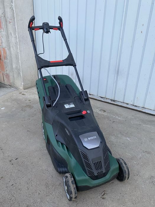 Masina tins gazon Bosch Advanced Rotak 650