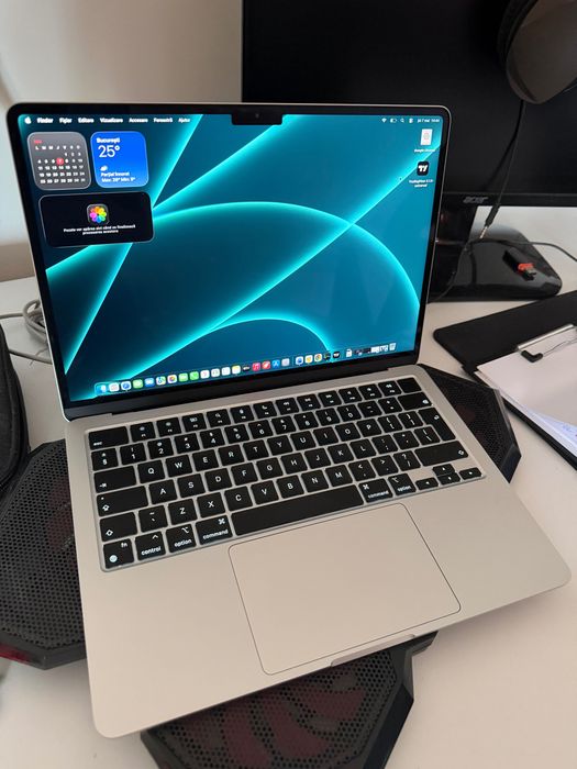 MacBook Air 13" M3 (2024) | 16GB RAM | 512GB SSD | Garanție 2027 | Ca nou