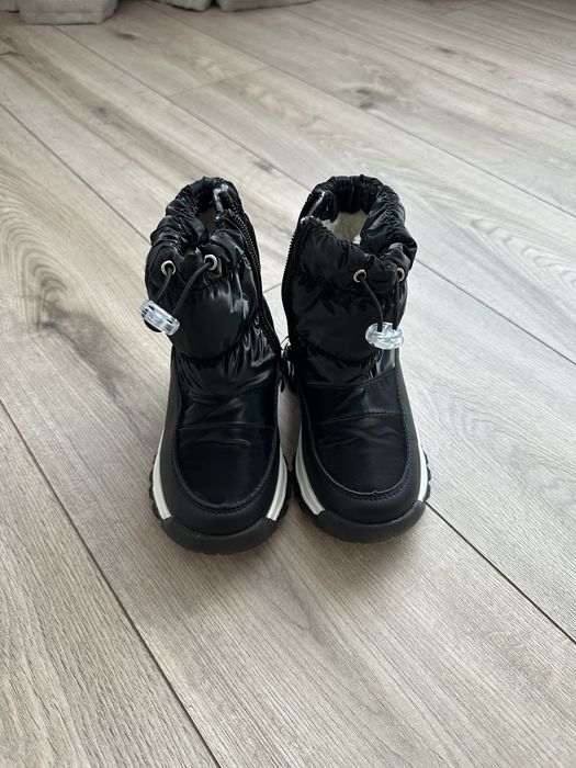 Продам зимние ботинки