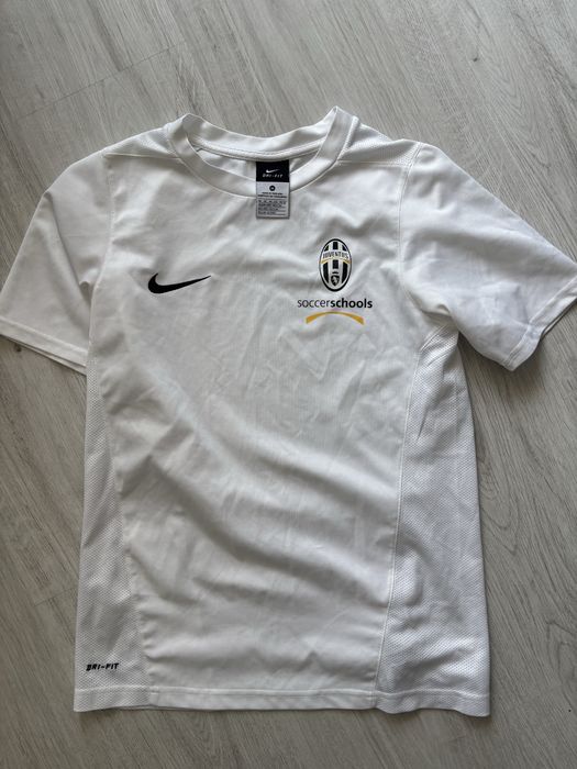 потници, тениски и горнища