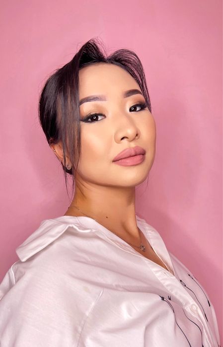 Прически и макияж