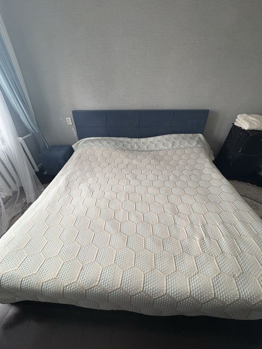 Кровать двуспальная