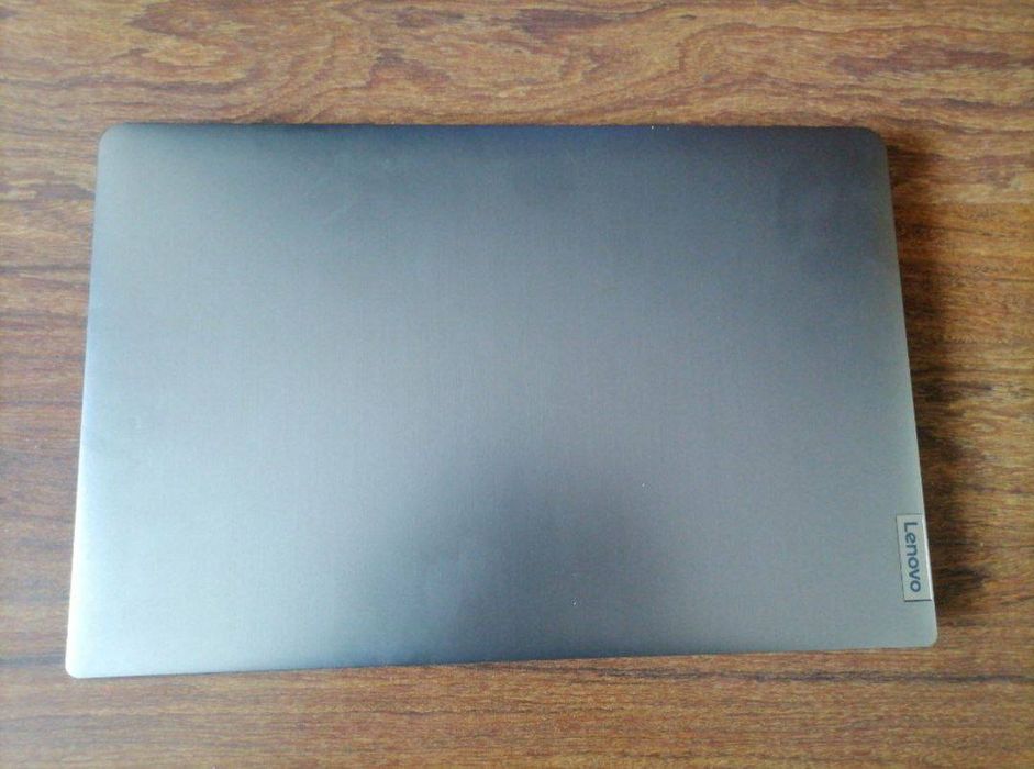 Продам срочно  ноутбук Lenova
