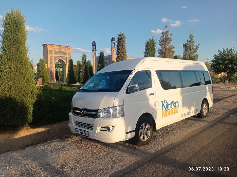 Тур повсему Узбекистану