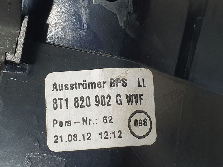 Grila ventilatie bord 8t1820902g Audi A4 B8/8K (facelift) (2011 - 2016) 1.8 tfsi CJEB