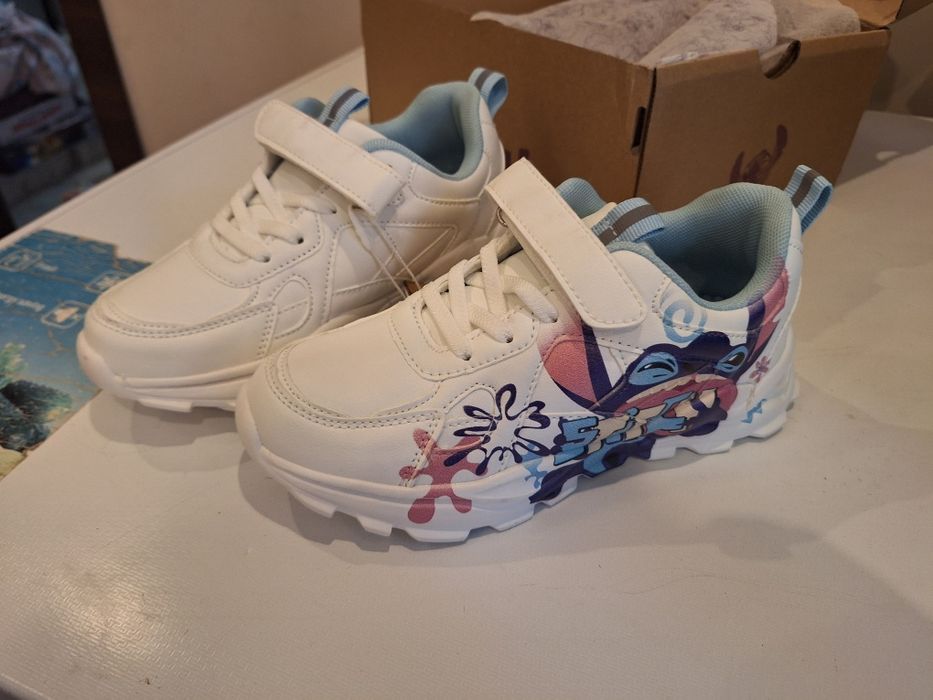 Маратонки Stitch