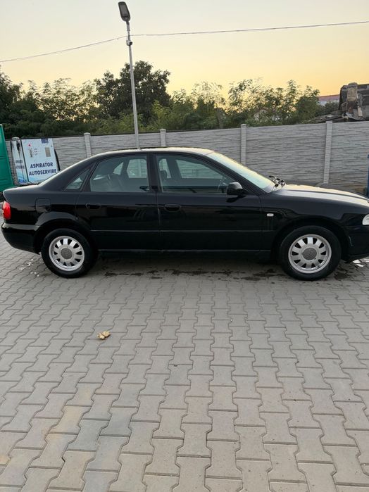 Automobil Audi A4B5